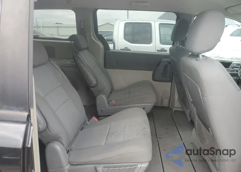 2010 Dodge Grand Caravan Sxt z USA, uszkodzony, nr VIN 2D4RN5D14AR177721